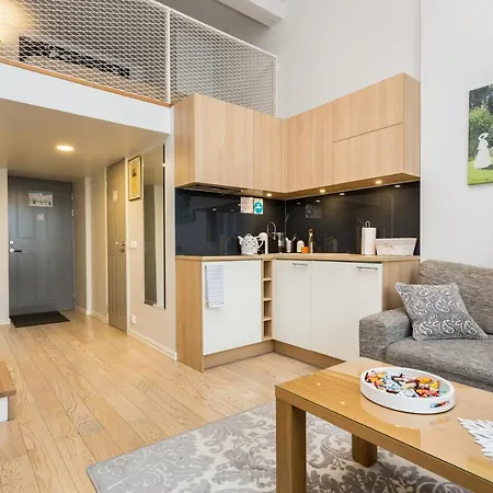 Angleterre Apartman *
